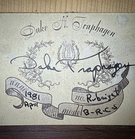 The label of a 1981 Dake Traphagen classical guitar made of spruce and CSA rosewood
