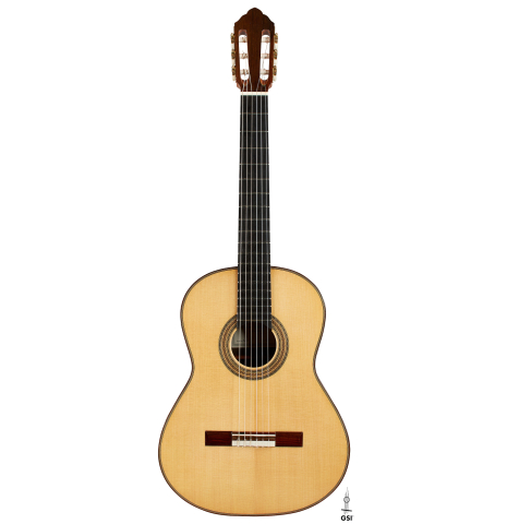 The front of a 2024 Oscar Trezzini "Friederich/Lagoya" classical guitar made of spruce and CSA rosewood