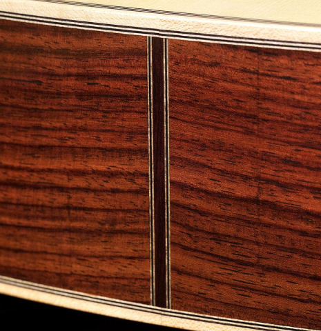 The sides at the foot of a Wataru Tsuji "S-2" SP/IN made with spruce top and Indian rosewood back and sides