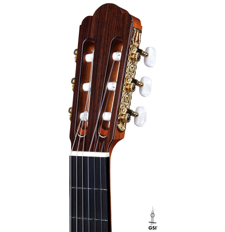 The headstock of a Wataru Tsuji "S-1 S" classical guitar made of spruce and Indian rosewood