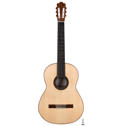 The front of a 2021 Hans van Velzen "1917 Garcia" classical guitar made with Spruce and Indian rosewood