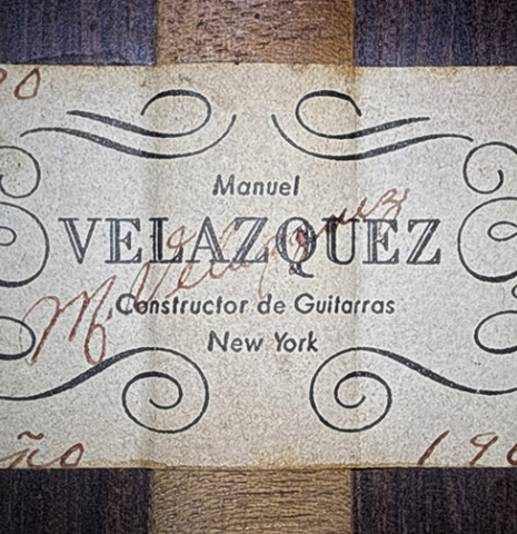 The label of a 1960 Manuel Velazquez classical guitar made of spruce and CSA rosewood