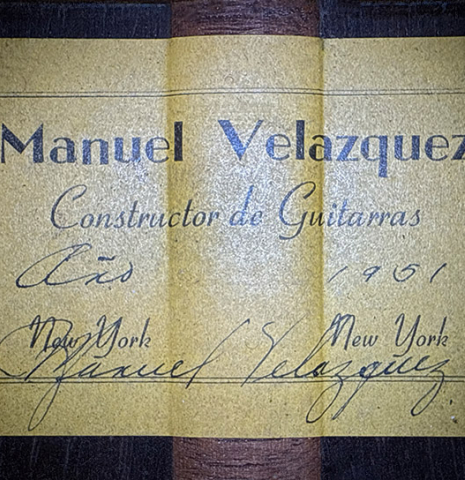 The label of a 1951 Manuel Velazquez classical guitar made of spruce and CSA rosewood