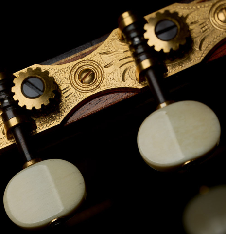 The tuning machines of a 1951 Manuel Velazquez classical guitar made of spruce and CSA rosewood