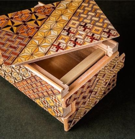 Asian artwork that inspired a 2024 Gao Yi classical guitar made of spruce and CSA rosewood