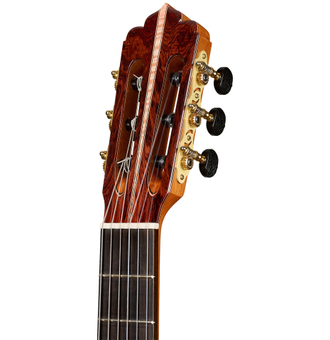 The headstock of a 2026 Fructuoso Zalapa "Romanillos" classical guitar made of spruce and Kingwood