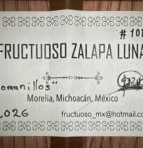 The label of a 2026 Fructuoso Zalapa "Romanillos" classical guitar made of spruce and Kingwood