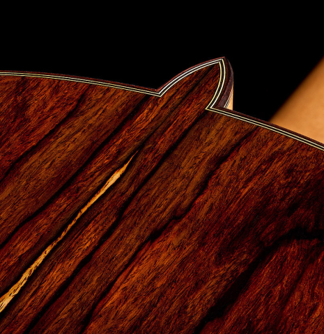 The heel, back binding and purfling of a 2025 Antonio Zwirn classical guitar made of spruce and cocobolo