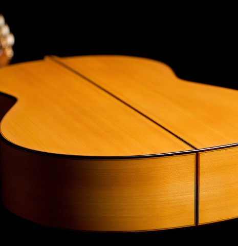 The back and sides of a 2022 Francisco Barba flamenco guitar made of cedar and cypress