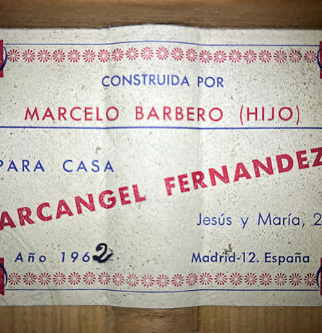 The label of a 1962 Marcelo Barbero (Hijo) flamenco guitar made of spruce and cypress