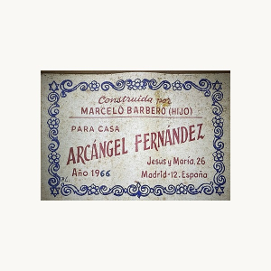 Label of a 1966 Marcelo Barbero Hijo guitar, built for the house of Arcángel Fernández in Madrid