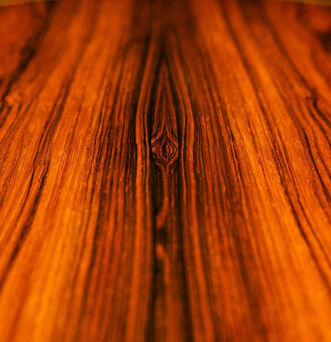 The back center seam of a 2004 Paulino Bernabe "Flamenco Negra" flamenco guitar made of spruce and CSA rosewood