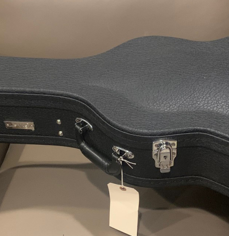 The upgraded case of a Hermanos Camps "Primera Blanca" flamenco guitar made of spruce and cypress