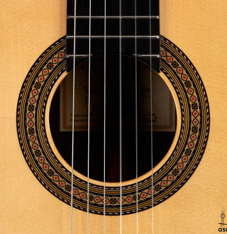 The rosette of a2022 Vicente Carrillo "1aF Negra" made with spruce top and African rosewood back and sides