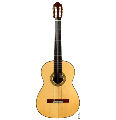 The front of a 2025 Vicente Carrillo "1aF Negra" flamenco guitar made of spruce and African rosewood