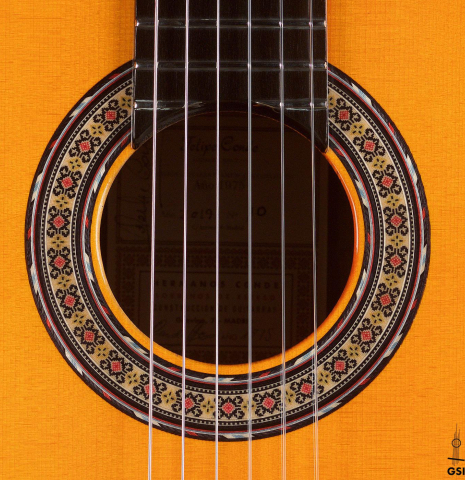 The rosette of a 2019 Felipe Conde "Reedicion 1975" flamenco guitar made with spruce top and pau ferro back and sides 