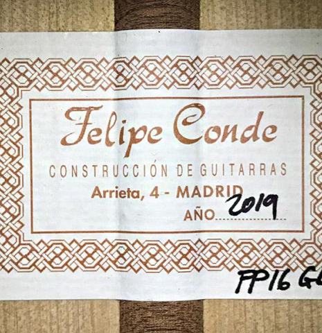 The label of a 2019 Felipe Conde "FP 16" flamenco guitar made of spruce and cypress