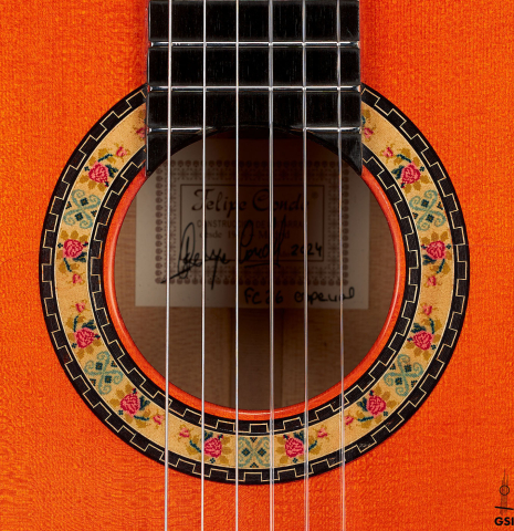 The rosette of a 2024 Felipe Conde "A 26 Especial" flamenco guitar made of spruce and cypress