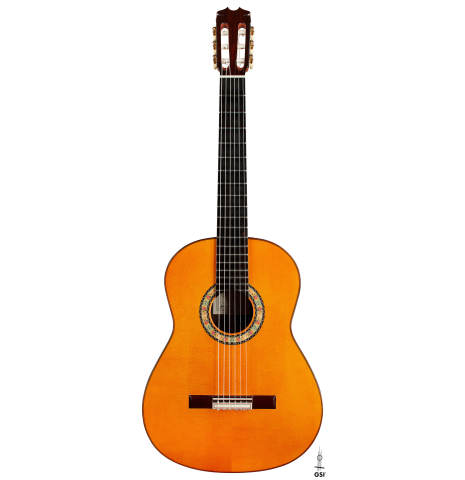 The front of a 2024 Felipe Conde "FC 28 Especial" flamenco negra guitar made of spruce and CSA rosewood