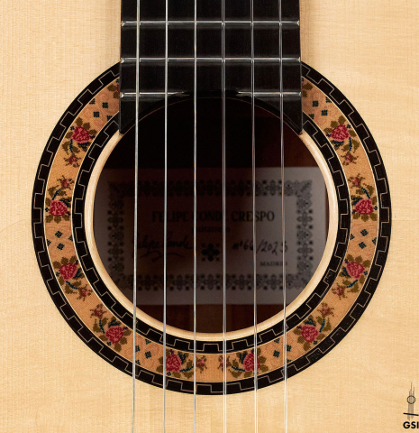 The rosette of a 2023 Felipe Conde Crespo "Negra" flamenco guitar made of spruce and koa