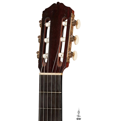 The headstock of a 1959 Viuda y Sobrinos de Domingo Esteso made by Conde Hermanos with spruce and Indian rosewood.  