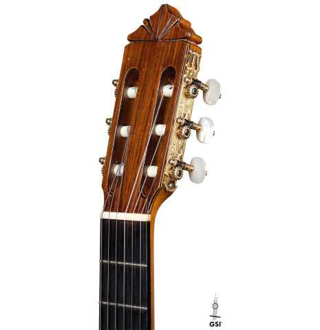 The headstock of a 1985 Gerundino Fernandez flamenco blanca made of spruce and cypress