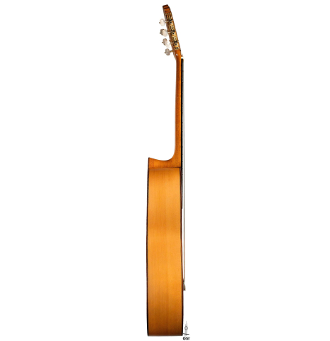 The side of a 1985 Gerundino Fernandez flamenco blanca made of spruce and cypress