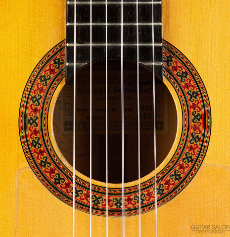The rosette of a 1961 Arcangel Fernandez flamenco blanca guitar made of spruce and cypress
