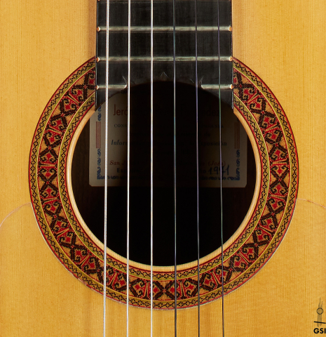 The rosette of a 1971 Jeronimo Pena Fernandez "Flamenco Negra" w/pegs made of spruce and Honduran rosewood