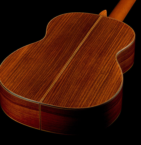 The back and sides of a 1975 Gerundino Fernandez "Negra" flamenco guitar made of spruce and Indian rosewood