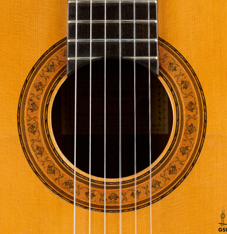 The rosette of a 1975 Gerundino Fernandez "Negra" flamenco guitar made of spruce and Indian rosewood