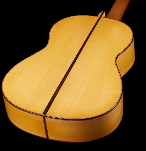 The back and sides of a 2024 Dario Garcia flamenco guitar made of spruce and cypress
