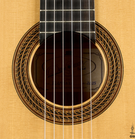 The rosette of a 2025 Darío García flamenco guitar made of spruce and cypress