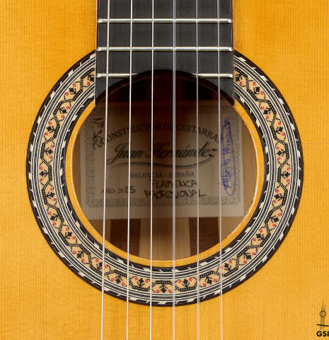 The rosette of a 2025 Juan Hernandez "Flamenca Profesional" flamenco guitar made of spruce and cypress