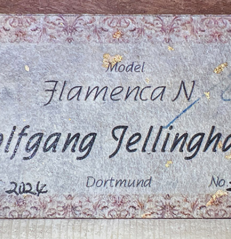 The label of a 2024 Wolfgang Jellinghaus "Flamenca Negra" flamenco guitar with spruce and Granadillo.