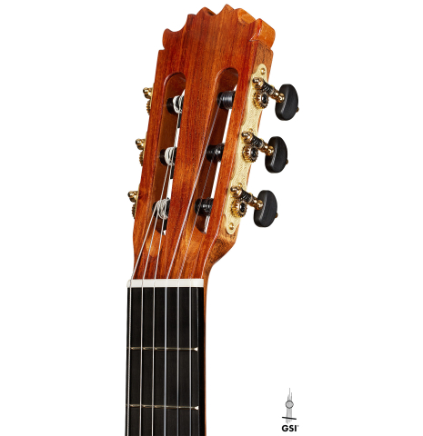 The headstock of a 2024 Wolfgang Jellinghaus "Flamenca Negra" flamenco guitar made of spruce and granadillo
