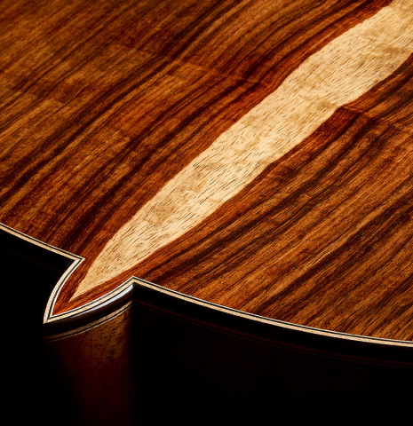 The heel, back binding and purfling of a 2026 Wolfgang Jellinghaus "Flamenca Negra" flamenco guitar made of spruce and granadillo