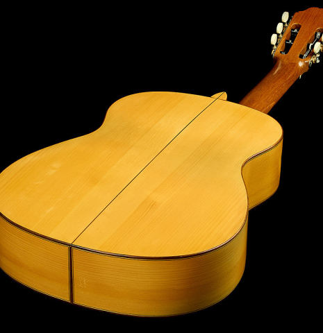 View from behind a 1991 Antonio Raya Pardo flamenco guitar made of spruce and cypress