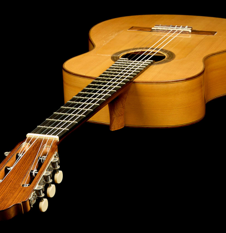 View from the headstock of a 1991 Antonio Raya Pardo flamenco guitar made of spruce and cypress