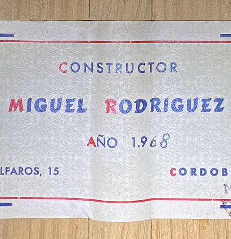 The label of a 1968 Miguel Rodriguez flamenco guitar made of cedar and cypress