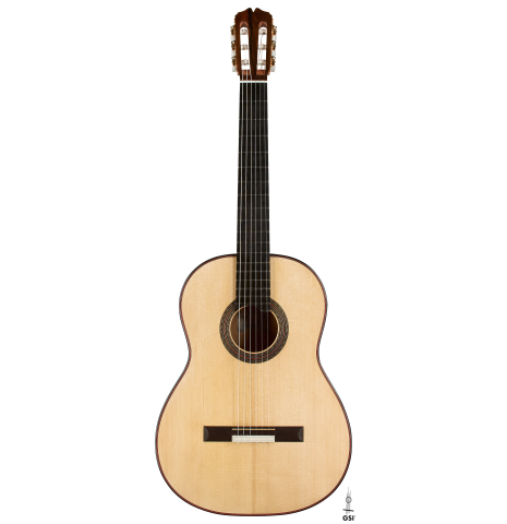 The front of a 2024 Pepe Romero "Negra y Blanca" flamenco guitar made of spruce and CSA rosewood