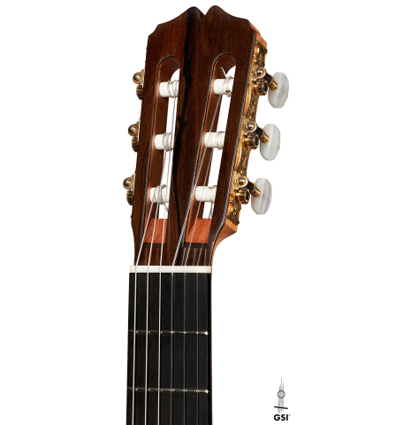 The headstock of a 2024 Pepe Romero "Negra y Blanca" flamenco guitar made of spruce and CSA rosewood
