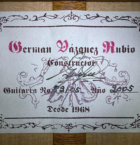 The label of a 2005 German Vazquez Rubio &quot;Almeria&quot; flamenco guitar made with spruce and cypress.