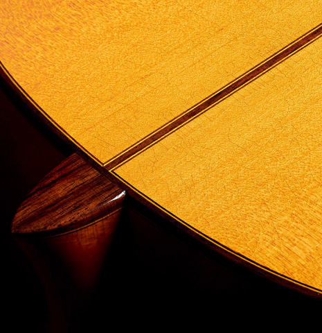 The back and heel of a 2006 German Vazquez Rubio flamenco guitar made of spruce and cypress