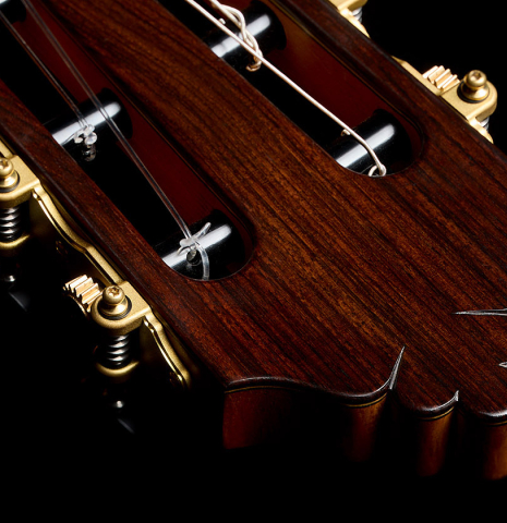 The headstock and tuning machines of a 2026 Emilio Díaz Valero "Blanca" flamenco guitar made of cedar and cypress