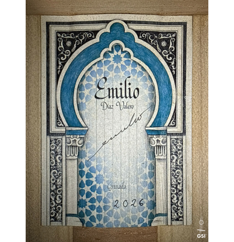 The label of a 2026 Emilio Díaz Valero "Blanca" flamenco guitar made of cedar and cypress