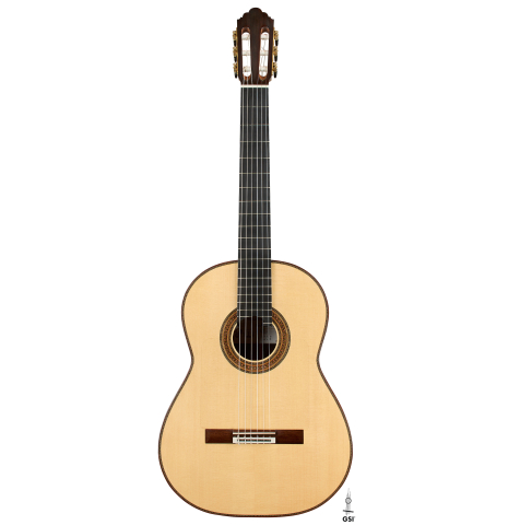 The front of a 2026 Gao Yi "Flamenco negra" made of spruce and Indian rosewood