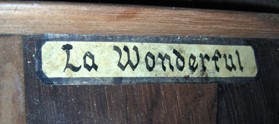 La-Wonderful-Label